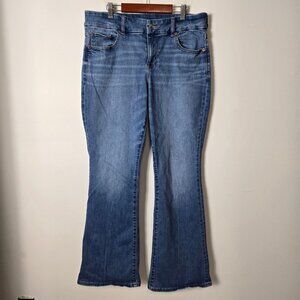 American Eagle Size 14 Next Level Stretch Kick Bootcut Jeans Light Wash Women's